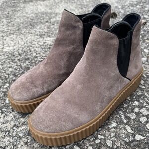 J Slides Chelsea Sneaker Bootie Women's 8.5 Taupe Suede With Platform Gum Sole